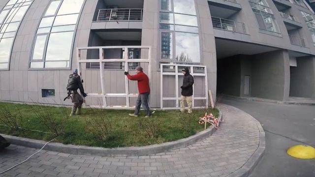 Подъем оконных блоков | Демонтаж фасада смотреть онлайн