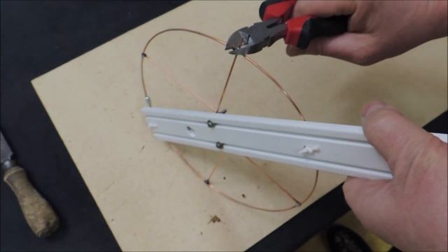 Надёжная ? ТВ антенна, цифровой сигнал DVB-T2. Работает сразу, без настройки. смотреть онлайн