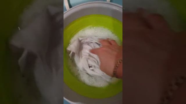 Тестируем ПЛАСТИНЫ ДЛЯ СТИРКИ BIOTRIM BLANC на белой рубашке смотреть онлайн