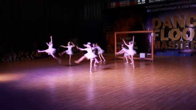 Dance Studio 54 смотреть онлайн