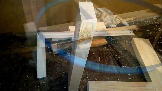 Пчеловодство. Ножки под медогонку. Beekeeping. Feet Under The Extractor.