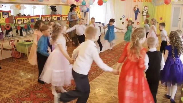 Ромашка цветок полевой (г Заволжье) 2017. смотреть онлайн