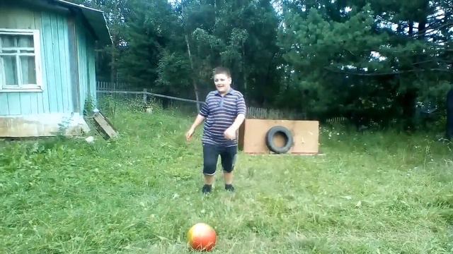 Настоящий футболист знает как сохранить мяч смотреть онлайн