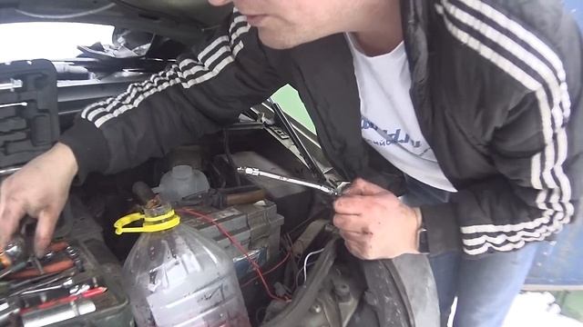 Renault Scenic RX 4x4 Замена расширительного бачка, системы охлаждения. смотреть онлайн