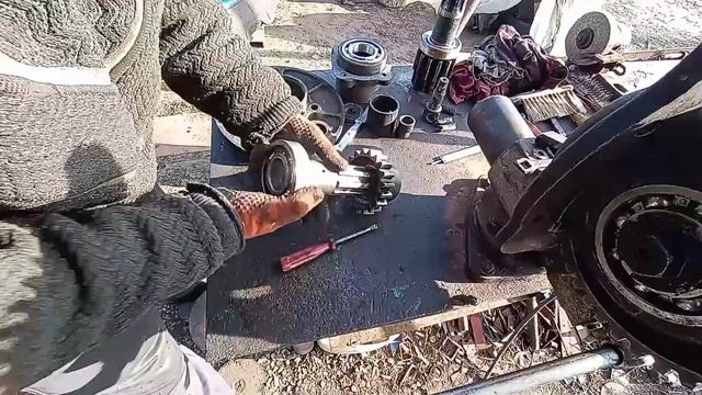 Редуктор пониженной передачи ЮМЗ 6 хитрый стопор и шайбы по каталогу. 2 часть ремонт кпп смотреть онлайн