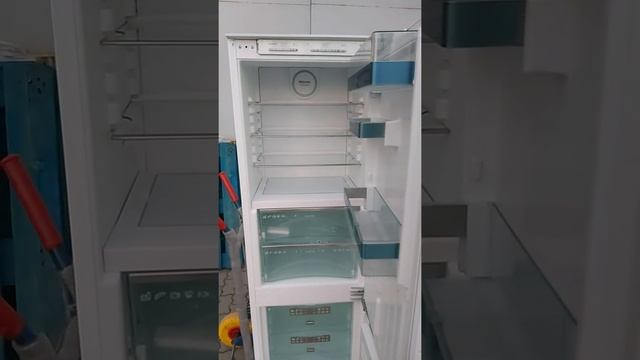 Встраиваемый холодильник Миле Miele KFN 9758 iD-3 No Frost зона свежести смотреть онлайн