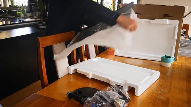 Kogan 24" IPS frameless monitor unboxing. смотреть онлайн