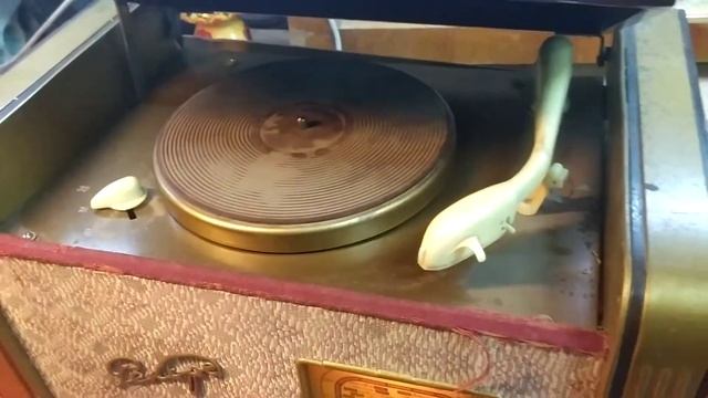 Ламповая радиола РЕКОРД. Рабочая. Первые выпуски. 1950 - е годы. из СССР- АУКЦИОН 