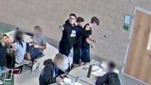 ПАРНЮ СТАЛО ПЛОХО В ШКОЛЕ (И ВОТ ЧТО ПРОИЗОШЛО )