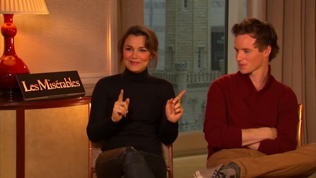 Interview: 'Les Miserables' stars Eddie Redmayne and Samantha Barks смотреть онлайн