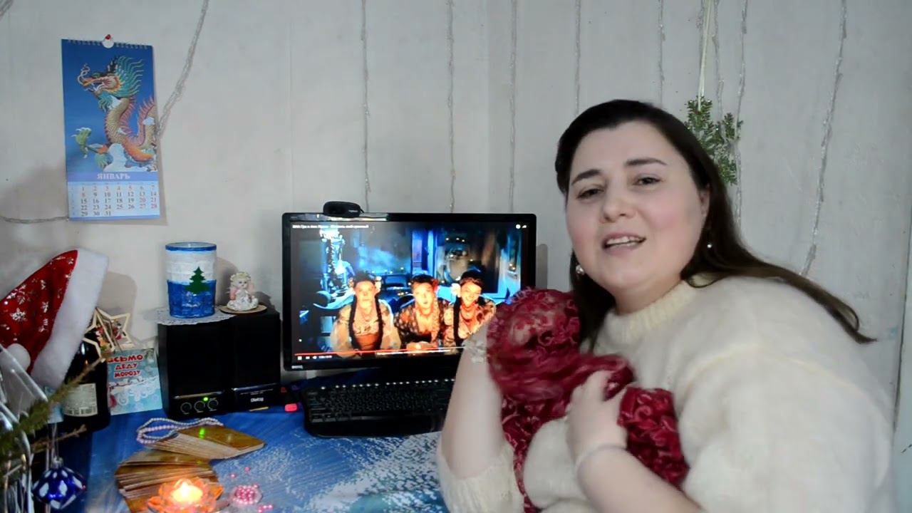 Девочки сегодня гадаете? Кому кузнец, а кому принц достанется Влог смотреть онлайн