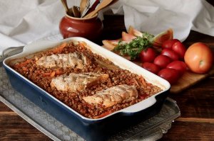 Домашняя еда. Куриное филе с гречкой в духовке.
