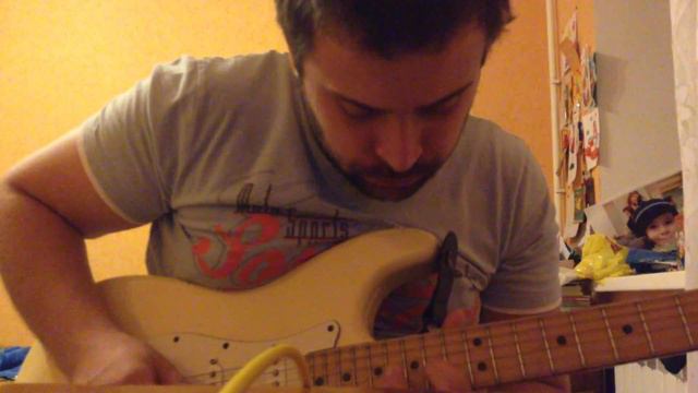 Она идет по жизни смеясь (cover piano part on guitar) смотреть онлайн