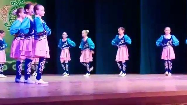 ДХА ИСКОРКА рук.Назарова Р.Ф.Девичий танец-ҡыҙҙар бейеүе.г.Благовещенск РБ смотреть онлайн