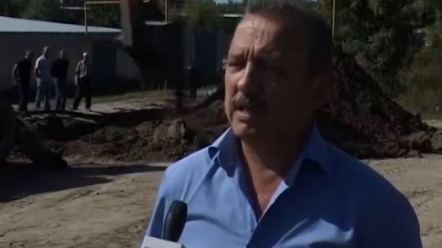 В Кузнецке ведутся работы по замене водопроводных сетей смотреть онлайн