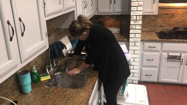 Clean And Unpack With Me | Cleaning Motivation | Large Family Clean with Me | Real Life Mess смотреть онлайн