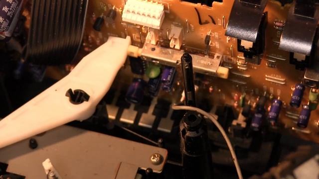 Чистка и мелкий ремонт магнитолы PANASONIC RX-CT840 1994 года(1часть) смотреть онлайн
