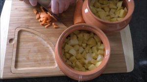 ПОТРЯСАЮЩЕ ВКУСНОЕ ЖАРКОЕ В ГОРШОЧКАХ! Самый простой и очень вкусный рецепт жаркого от моей Бабушки