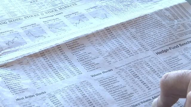 Investment Tips & Financial Planning : How to Read Stocks in the Newspaper смотреть онлайн