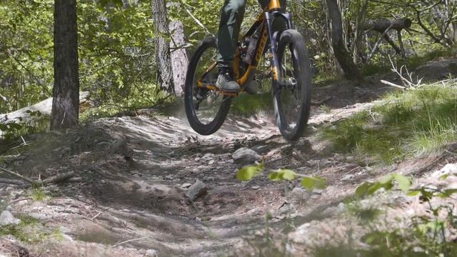 MTB ita - 27,5 vs 29 Pollici - COME CAMBIA LA GUIDA? смотреть онлайн