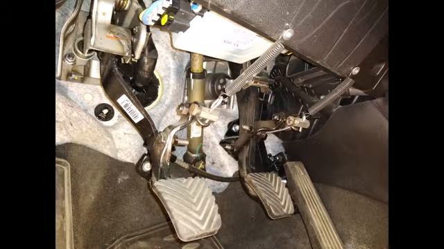 Вторые дублирующие педали на Киа СОУЛ KIA SOUL установка дублирующих педалей www.pedali24.ru смотреть онлайн
