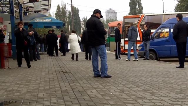 Auto-Gara de Nord, Chișinău, așteptare, strigări pentru „clienți" смотреть онлайн