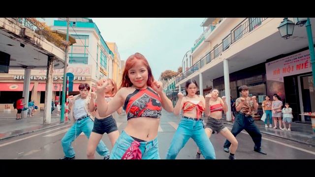 DANCE IN PUBLIC/Badshah - Genda Phool (Junkilla Remix) @alien  Choreography/Dance Cover Cli-max Cre