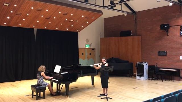 Hindemith Sonata for Flute and Piano (1936) - First Movement (Heiter Bewegt) смотреть онлайн