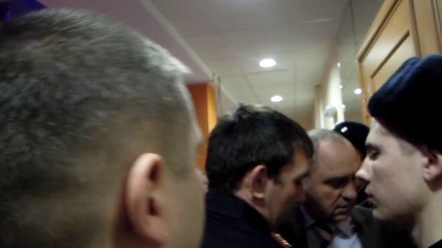 Блокирование входа в зал публичных слушаний 24.12.15 Троицка в ДШИ им Глинки1 смотреть онлайн