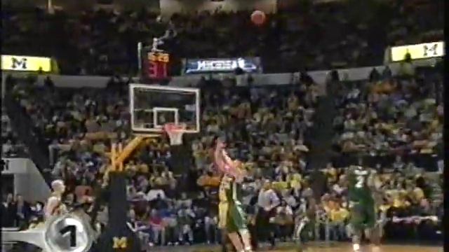 Brent Petway's 3/4 Court Alley-Oop vs. Michigan State (2007) смотреть онлайн