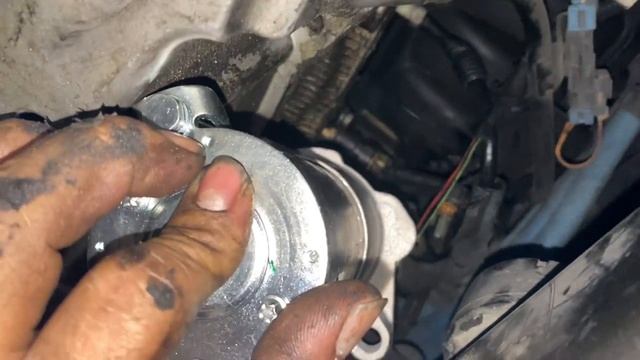 08 Saturn Vue XE - 2.4L How to replace a starter... como quitar la marcha o motor de arranque смотреть онлайн