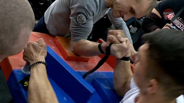 Открытый турнир по армреслингу прошел в Уссурийске смотреть онлайн