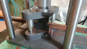 Станок для пробивка отверстий в профильной трубе без деформации