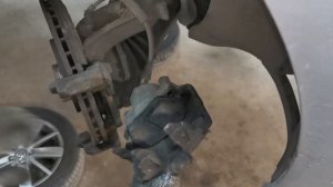 Фольксваген Поло седан, Шкода Рапид. Замена передних тормозных колодок.