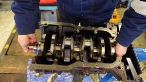 Разбор Контрактного  мотора 3S-FE. Установка коленчатого вала.