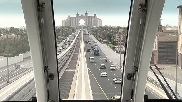 Dubai 2023: Dubai Marina, монорельс до отеля “Atlantis The Palm”,  шоппинг «Brand For Less»