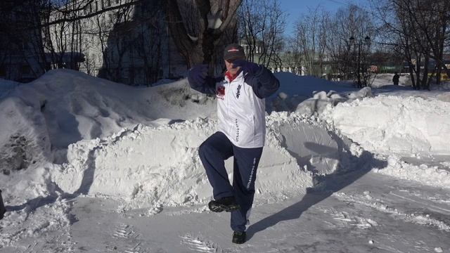 ШКОЛА ИЦЮАНЬ-55. ДУЛИ ЧЖУАН (СТОЛБ НА ОДНОЙ НОГЕ)