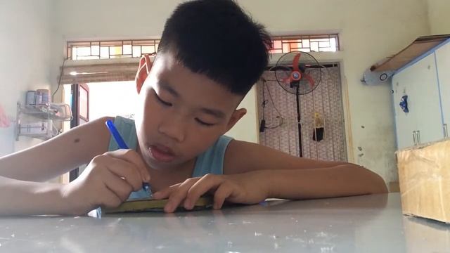 Review iPhone 11 pro max bìa carton như iPhone thật!(Season review điện thoại bằng bìa.) смотреть онлайн