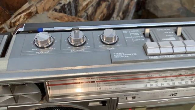 JVC RC-575JW vintage boombox from 1981 смотреть онлайн