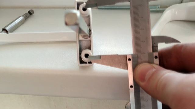 Установка двусторонней ручки на пластиковую дверь. смотреть онлайн