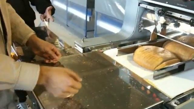 ПТЦ Импексмаш. Автоматическая промышленная хлеборезка смотреть онлайн