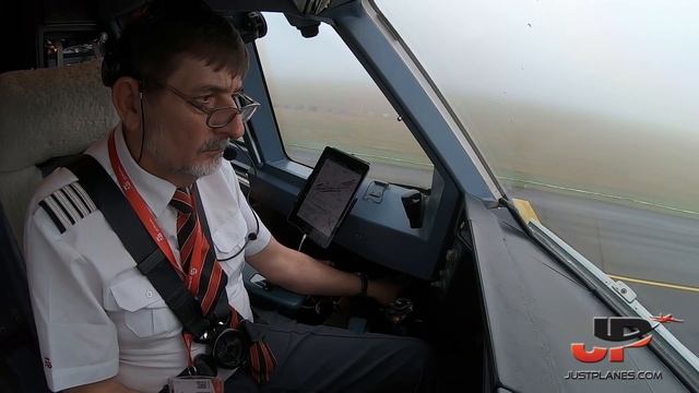Airbus A340-300 LOW VISIBILITY TAKEOFF | Charleroi Belgium