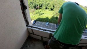 Кладка газоблока на балконе под окно в ЖК. СКАЗКА.Киев!!! [4K]