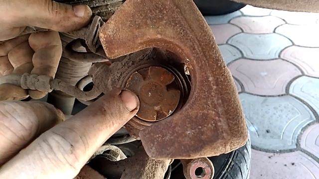 Замена задних тормозных колодок на Hyundai Solaris смотреть онлайн