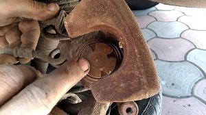 Замена задних тормозных колодок на Hyundai Solaris