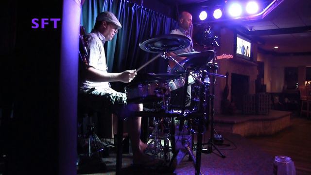 Steve Farst Trio performing Say What You Need To Say смотреть онлайн