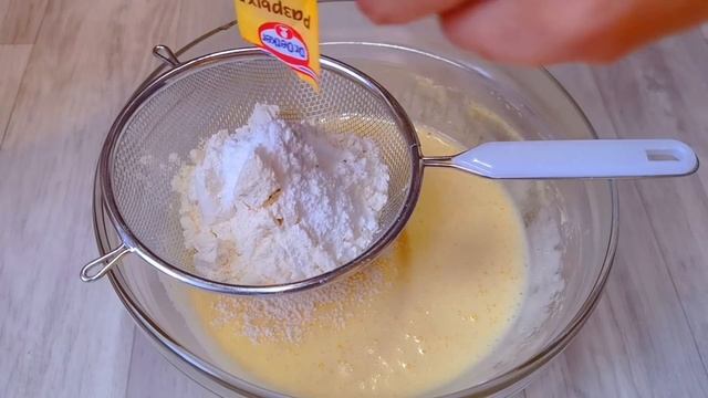 НЕЖНЕЙШИЙ ПИРОГ "4 ЛОЖКИ " ЕГО ПЕКУТ УЖЕ ВСЕ МОИ СОСЕДИ! САМЫЙ БЫСТРЫЙ И ПРОСТОЙ ПИРОГ ЗА 30 МИНУТ. смотреть онлайн