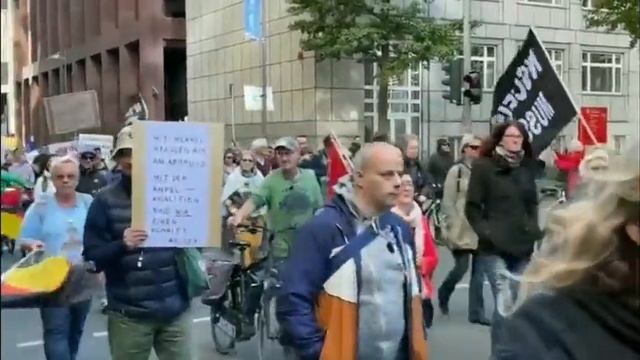 Фермеры в Германии вышли на демонстрацию против Олафа Шольца, ЕС, НАТО, санкций против РФ