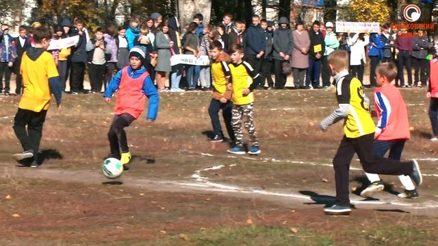 Настоящий футбол показали школьники СОШ №18 смотреть онлайн