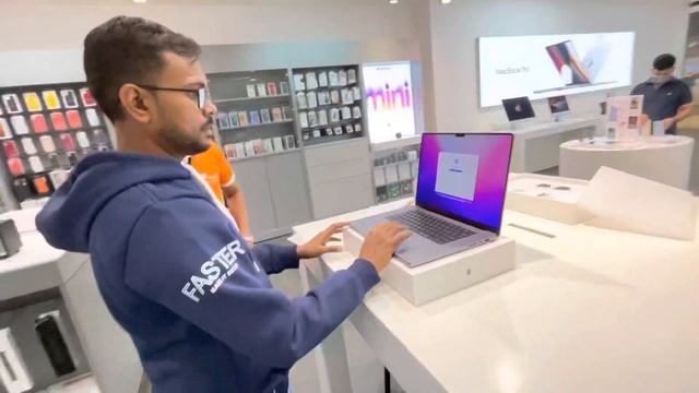 MacBook Pro M1 Pro 16 inch Unboxing India 10 Core CPU 16 Core GPU - First Unboxing in India смотреть онлайн
